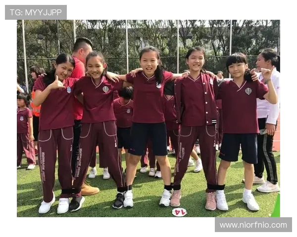 南京滑板队的默契配合与团队精神探讨